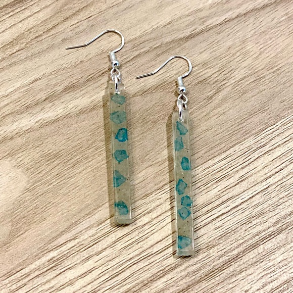 52. Perdido key beach sand earrings - Picture 4 of 4